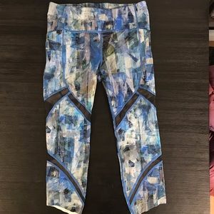 Lululemon On Pace Crop *21"
Sun Dazed Multi Blue